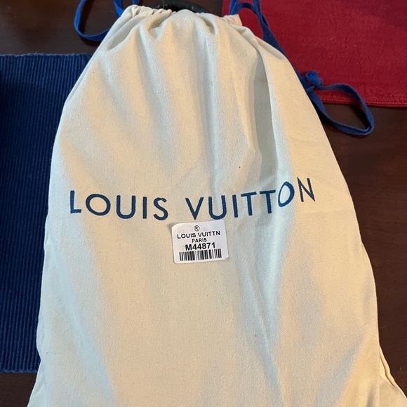 Louis Vuitton backpack. Never used. - Picture 4 of 6